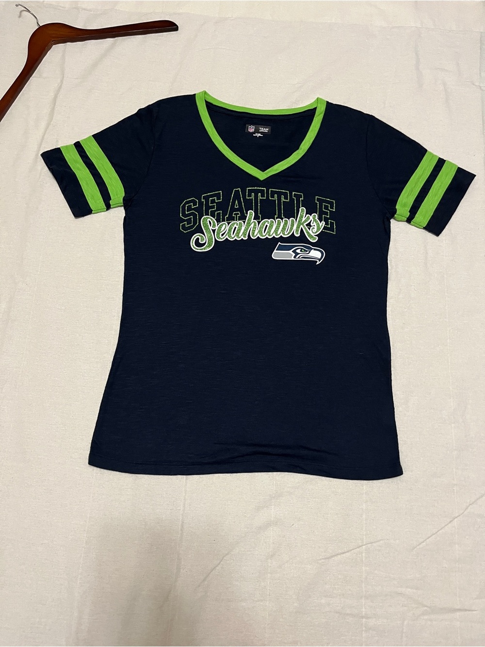 NFL Team Apparel Seattle Seahawks Women’s V-Neck Tee Blue & GreenGlittery Medium - Picture 5 of 8